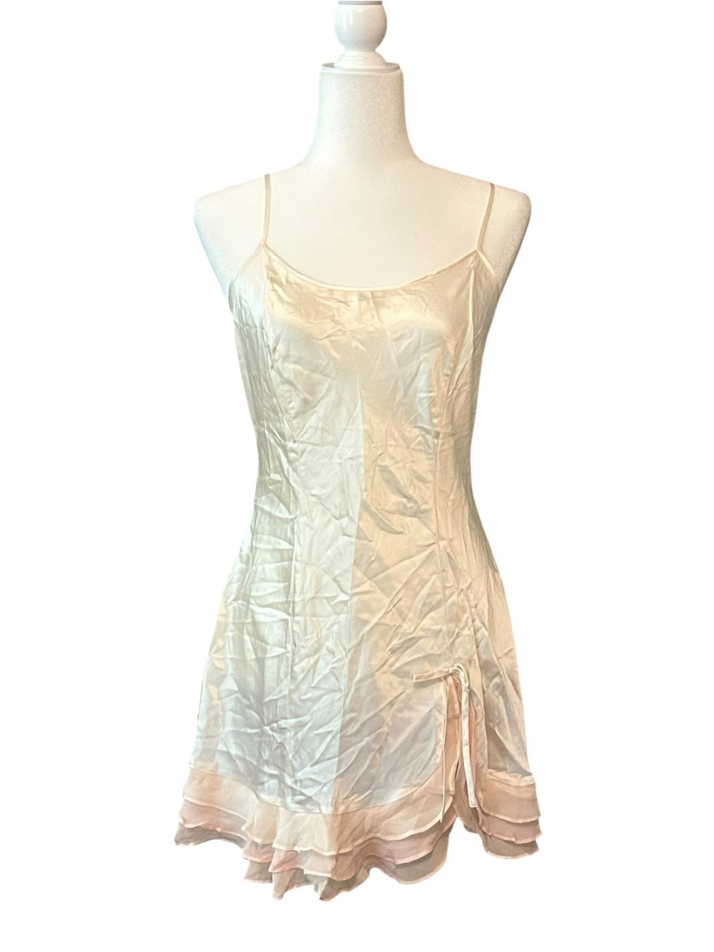 NWT VINTAGE Y2K Victoria’s Secret 100% Silk Ruffle Hem Nightie SZ Small Ivory